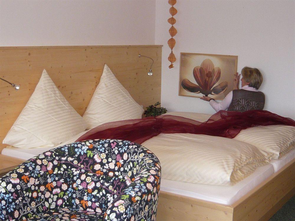 באד ליבנצל Hotel Hochwald מראה חיצוני תמונה